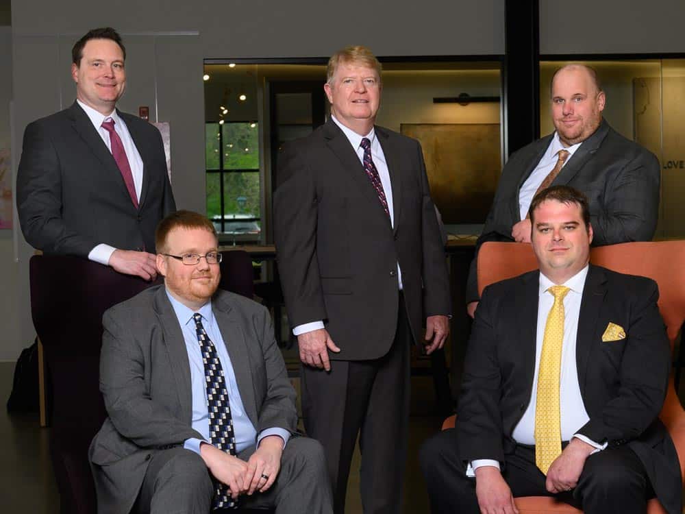 When to Contact a Personal Injury Lawyer After a Workplace Accident